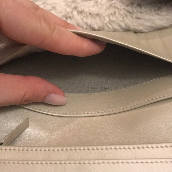 CHANEL - Pearl Bifold Wallet - Picture 6 of 13